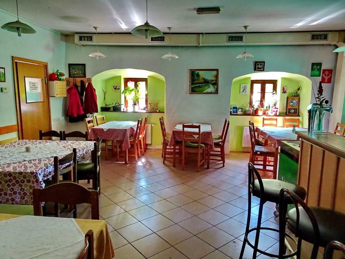 Dom Pristava Hotel Jesenice Bagian luar foto